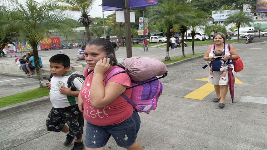 Habitantes de un caserío cercano al volcán de Fuego fueron evacuados de la zona ante la actividad del coloso