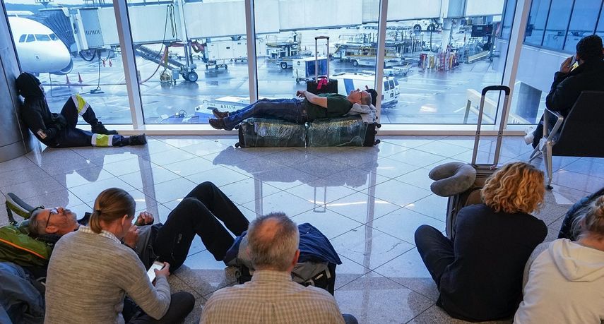 El aeropuerto, uno de los más activos del mundo, informó un corte de energía que afectó varias áreas del aeropuerto e interrumpió las operaciones ell 17 de diciembre de 2017.