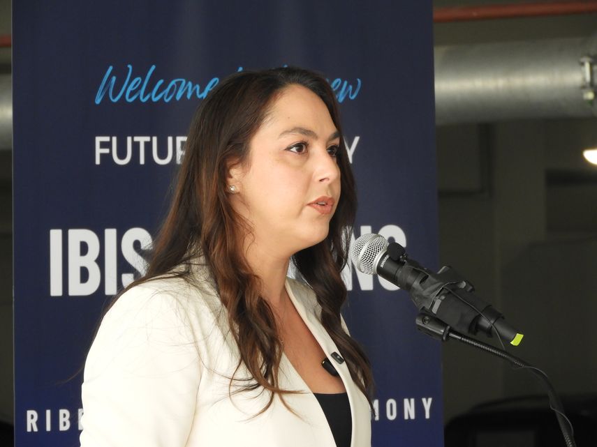 Natalie Milian Orbis, comisionada del Distrito 6.&nbsp;