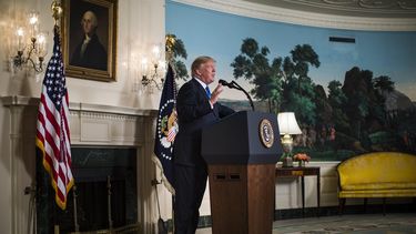 El presidente Donald&nbsp;J.&nbsp;Trump ofrece una rueda de prensa en la Casa Blanca, en Washington, este viernes.