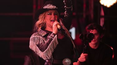 Alicia Villarreal durante su concierto en el primer día del Festival Arre en la Ciudad de México el 9 de septiembre de 2023.