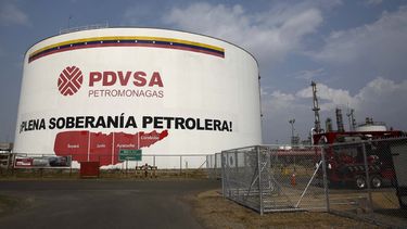 PDVSA ha sido declarada en suspensión de pagos por varias agencias financieras internacionales, al retrasarse en el pago de los vencimientos de varios de sus bonos
