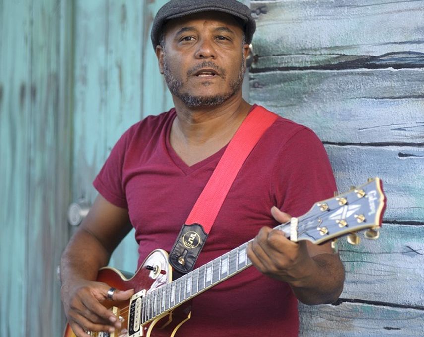 El cantautor cubano Vanito Brown. (CORTESÍA).