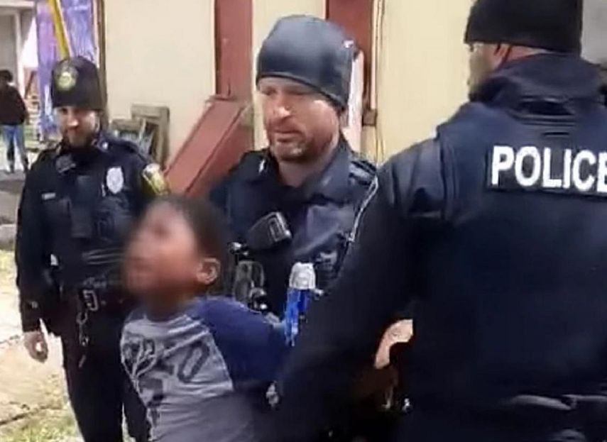 Niño de 8 años es detenido por robar papas fritas en EEUU