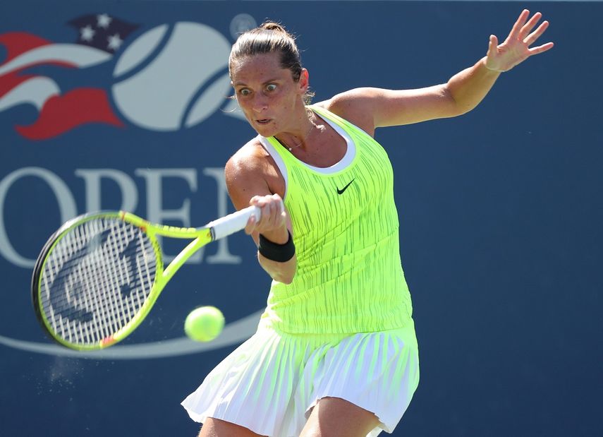 La italiana Roberta Vinci, séptima favorita y finalista en 2015, logró su pasaje a los cuartos gracias a su victoria por 7-6 (7-5) y 6-2 ante la ucraniana Lesia Tsurenko.