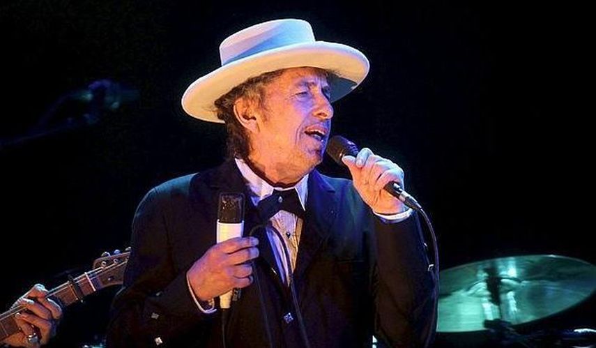 El manuscrito mecanografiado saldrá a la venta 53 años después de haber sido creado en una puja denominada Rock & pop, en la que también se subastarán guitarras, pósteres y discos de grupos emblemáticos