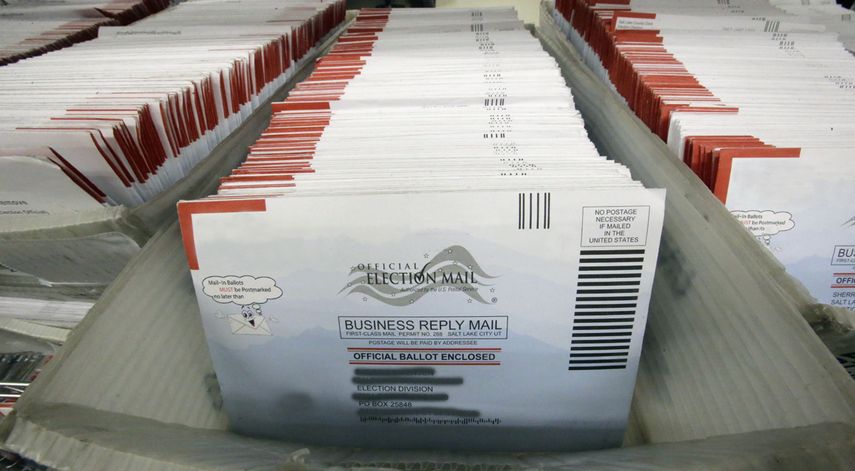 Papeletas para votar son enviadas por correo.