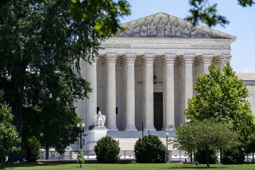 Corte Suprema Examina Plan Controversial Para Aliviar Deuda Estudiantil