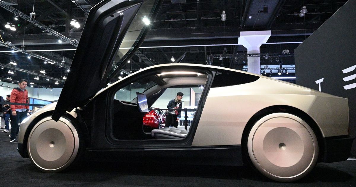 Acciones de Tesla se disparan tras lanzamiento de robotaxi