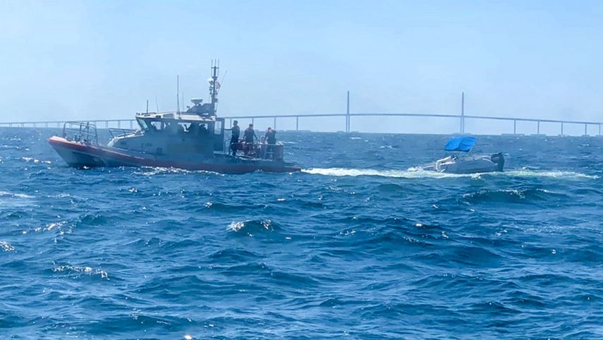 La Guardia Costera rescató a seis personas que naufragaron en Florida.