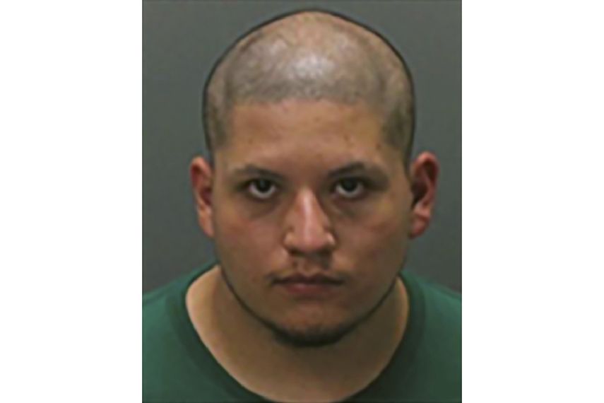 En esta fotografía de fichaje policial proporcionada por el Departamento de Policía de Corona, California, Joseph Jimenez de 20 años, quien fue arrestado el martes 27 de julio de 2021 en relación a un tiroteo en el que murió una joven de 18 años y un influencer de 19 años quedó seriamente herido mientras veían la película de terror The Forever Purge (“La purga para siempre”) en un cine del sur de California.&nbsp;