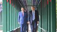 &nbsp;El presidente de los Estados Unidos, Donald J. Trump (d), junto al presidente chino, Xi Jinping, en Zhongnanhai, Pekín.&nbsp; &nbsp;