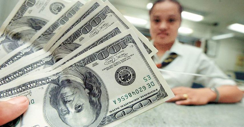 El el salario mínimo legal en el país, actualmente está en  9.648 bolívares, es decir poco menos de $10 al mes
