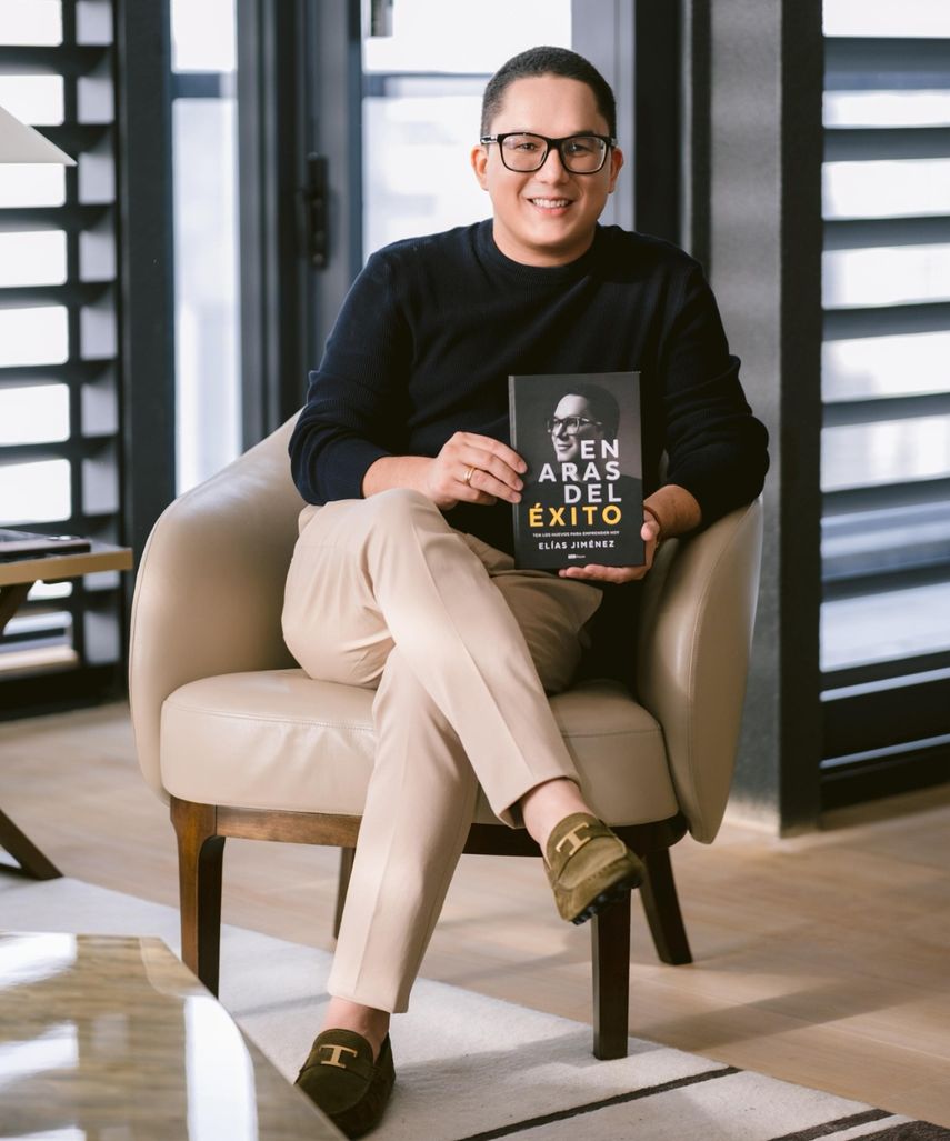 En Aras del Éxito, el primer libro de Elías Jiménez.&nbsp;