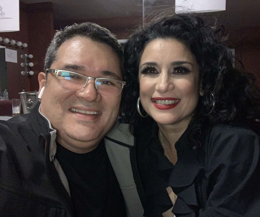 La cantante venezolana Karina&nbsp;y el productor general de eventos Arturo Altuve.&nbsp;