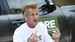 El actor y activista Sean Penn, fundador de la organización sin ánimo de lucro Community Organized Relief Effort (CORE). El actor y activista Sean Penn, fundador de la organización sin ánimo de lucro Community Organized Relief Effort (CORE).