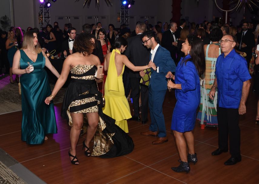 El baile fue el centro de la fiesta que ofrecieron los Kiwanis de la Pequeña Habana con motivo del Carnaval de Miami.&nbsp;