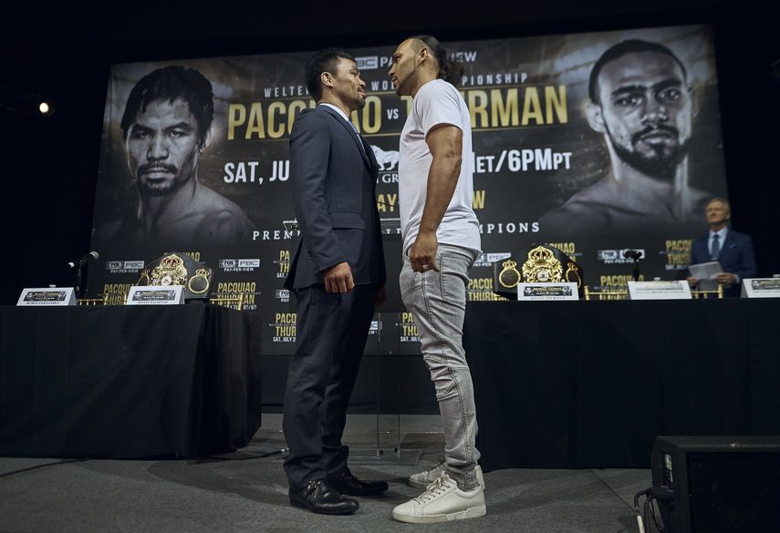 Manny Pacquiao y Keith Thurman antes de la conferencia de prensa.
