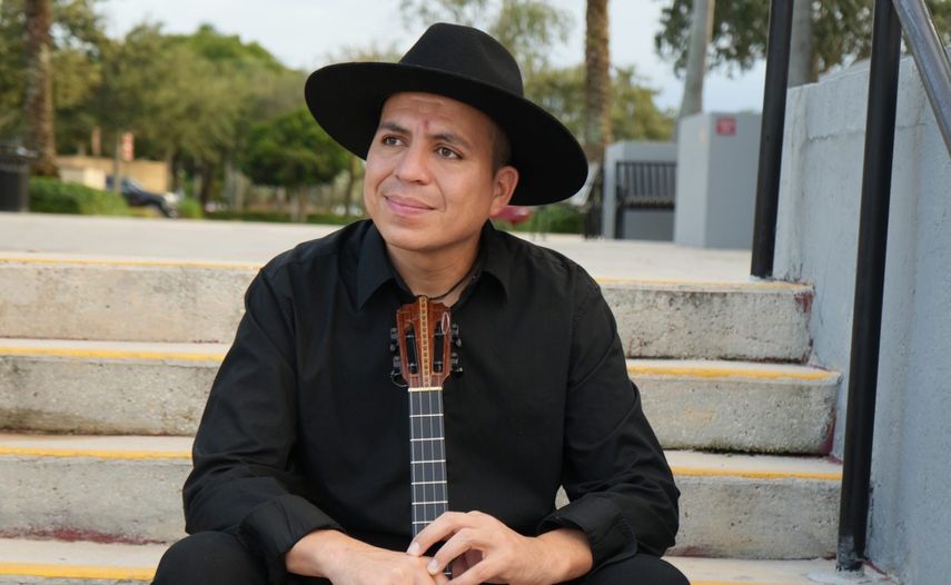 Daniel Requena.