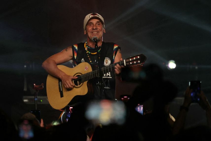 El cantante franco-español Manu Chao actúa en el escenario de Vitry-sur-Seine, el 17 de septiembre de 2024.