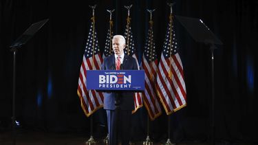 El aspirante a la nominaci&oacute;n en las presidenciales dem&oacute;cratas, el ex vicepresidente Joe Biden, habla acerca del coronavirus, el 12 de marzo de 2020, en Wilmington, Delaware.&nbsp;