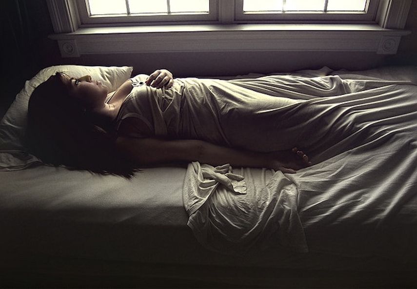 Los adultos que duermen seis horas por noche en lugar de ocho presentan una mayor probabilidad de deshidratación, según un amplio estudio realizado por Universidad Estatal de Pensilvania.