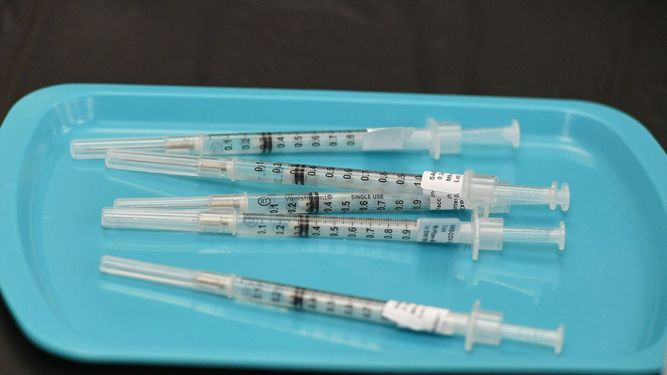 Jeringas de la vacuna Pfizer-BioNTech en un sitio de vacunación COVID-19 en la Universidad de Nevada en Las Vegas el 15 de marzo de 2021.