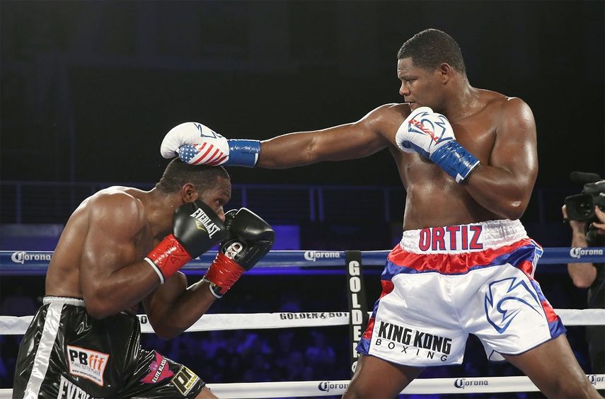 Ortiz y Jennings. (Tom Hogan-Hogan Photos/Golden Boy Promotions)