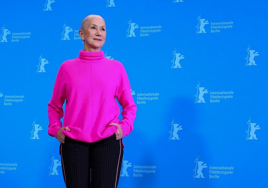 La actriz inglesa Helen Mirren asiste a una sesión de fotos de la película Golda presentada en la sección Berlinale Special Gala de la Berlinale, el primer gran festival de cine del año en Europa, el 20 de febrero de 2023 en Berlín.