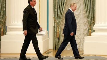 Jair Bolsonaro escoltado por Vladimir Putin el 16FEB22 en Moscú.&nbsp;