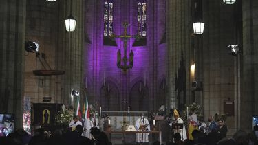 En la imagen, un momento del funeral por el arzobispo anglicano y Premio Nobel de la Paz, Desmond Tutu, en la catedral de St. George, en Ciudad del Cabo, Sudáfrica, el 1 de enero de 2022.&nbsp;