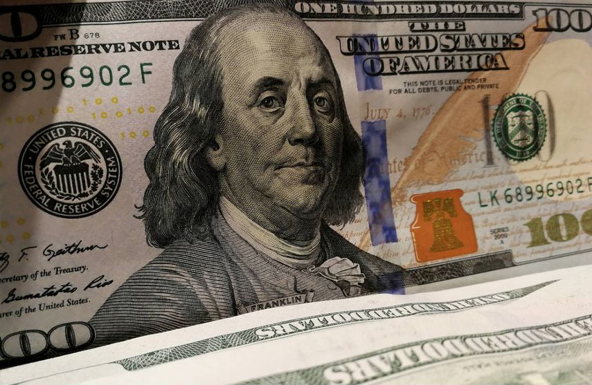 En el mercado paralelo, en el que se concretan la mayoría de las operaciones de compra y venta de divisas en el país, el dólar se cotizaba este viernes en 855.478,39 bolívares, un valor notablemente superior al que reporta el emisor venezolano.