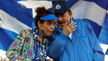 El dictador de Nicaragua, Daniel Ortega con su esposa Rosario Murillo.