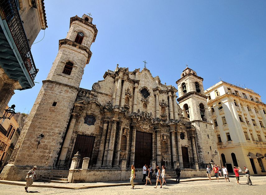La plaza de la Catedral de La Habana es centro de atracción en el casco colonial de la capital cubana. (EFE)
