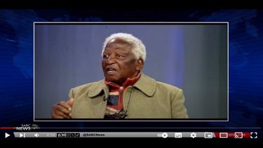 El fotoperiodista sudafricano Peter Magubane.
