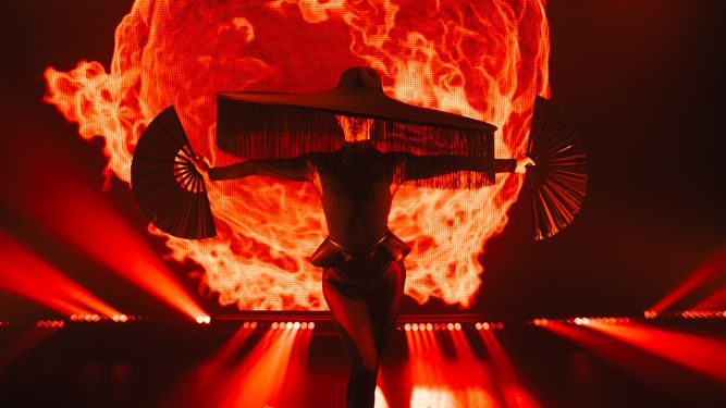 Escena de la obra de teatro Carmen, The Iconic Legend Reimagined.