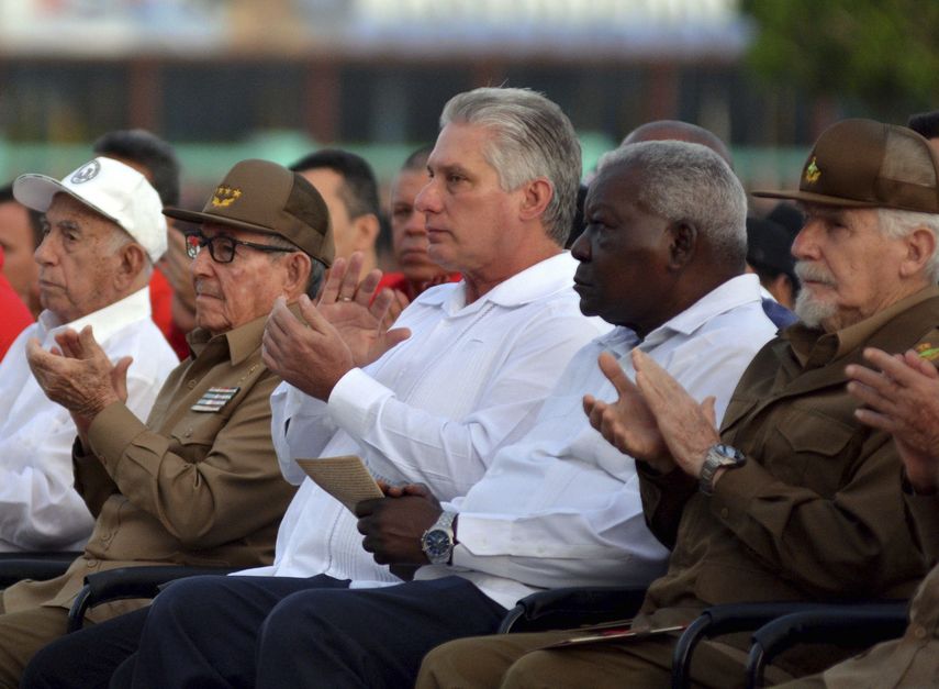Al centro, el gobernante cubano&nbsp;Miguel Díaz-Canel.&nbsp;