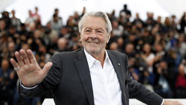 El actor francés Alain Delon recibirá la Palma de Oro de honor de la 72 edición del Festival de Cannes.