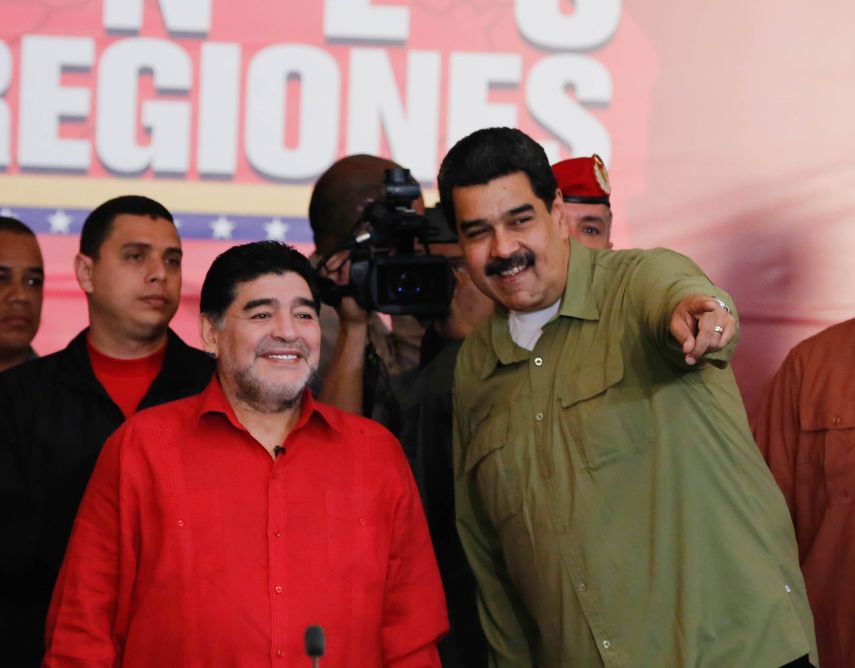 Maradona apareció junto al presidente de Venezuela, Nicolás Maduro, en un acto en Miraflores.