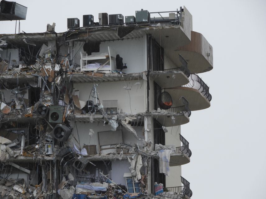 Vista parcial del edificio colapsado en Surfside, al norte de Miami Beach.&nbsp;