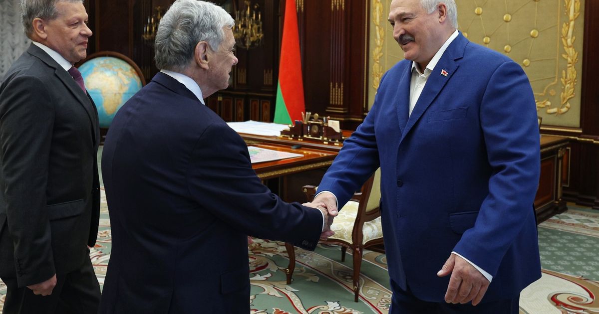 Lukashenko libera a más de 50 presos tras cita con enviado de Trump