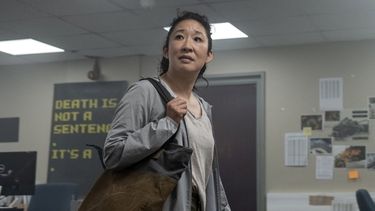 Esta imagen publicada por BBC America muestra a Sandra Oh como Eve Polastri en una escena de Killing Eve. La tercera temporada se estrena el domingo.