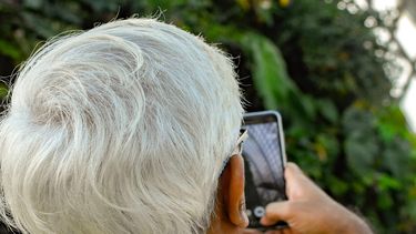 la tercera edad comienza a los 65 a&ntilde;os.