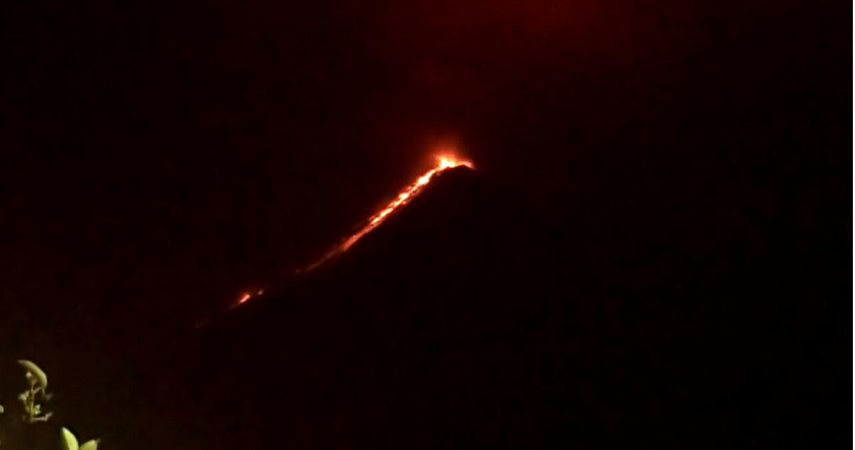 Se reporta leve lluvia en el volcán de Fuego y retumbos leves.