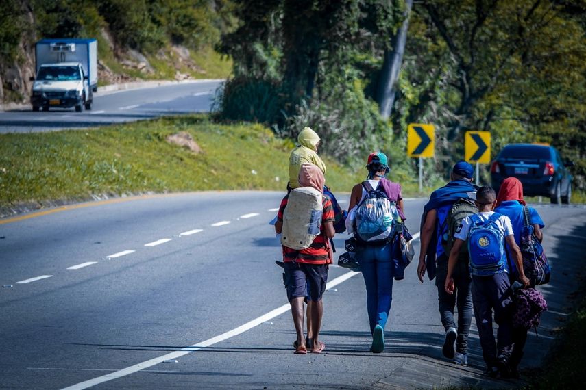 La contribución de los venezolanos representa entre el 1,91% (en Colombia) y el 0,32% (Costa Rica) de los ingresos fiscales en esos países. Las diferencias salariales son sustanciales dependiendo de si logran entrar en la economía formal o se quedan en la marginalidad.