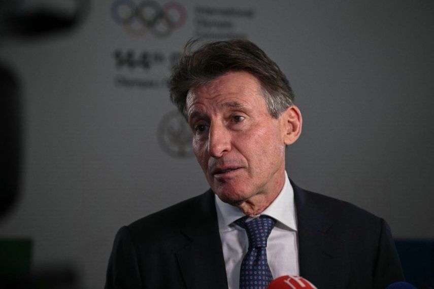 El presidente de World Athletics, el británico Sebastian Coe, habla con los medios de comunicación, el 20 de marzo de 2025.