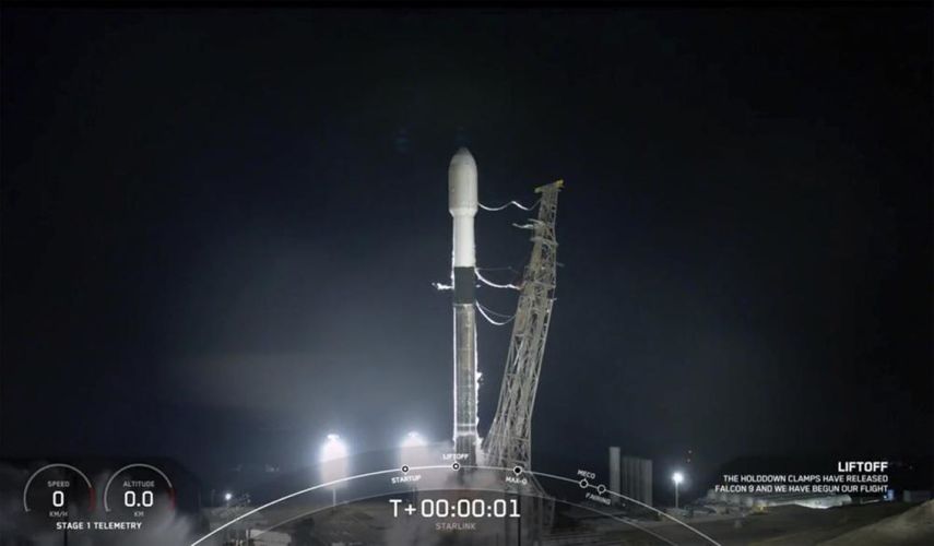 Un cohete de SpaceX despega desde la Base Espacial Aérea Vandenberg la madrugada del sábado 18 de diciembre de 2021 en California.&nbsp;