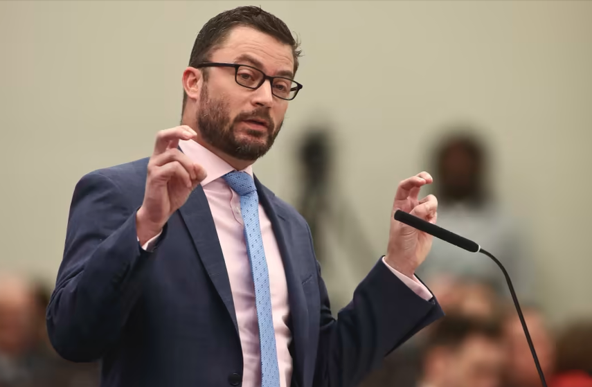 Renuncia David Altmaier comisionado de seguro de Florida.