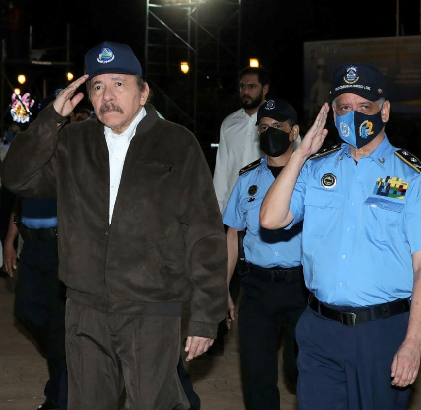 El dictador sandinista Daniel Ortega junto a su consuegro y jefe de la Policía, Francisco Paco Díaz.