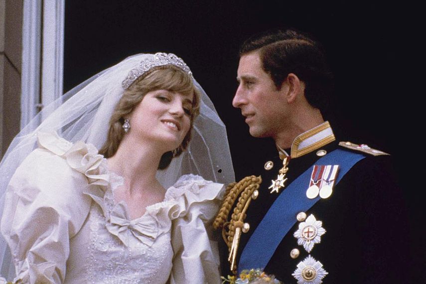 Libro devela que la princesa Diana quiso cancelar su boda con Carlos III